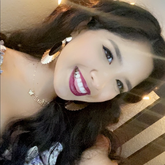 WELCOME TO MY LITTLE CLOSET 🖤🖤 - Picture 3 of 6